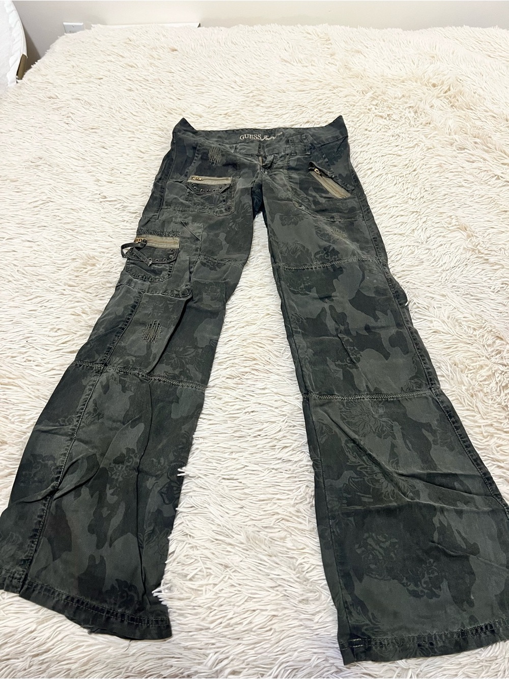 GUESS Black Green Camo Cargo Pants